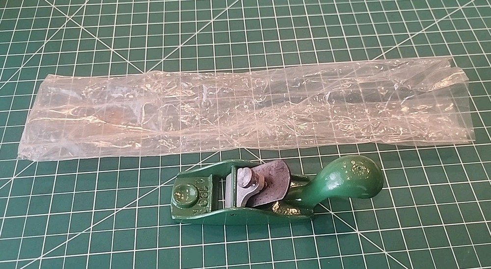 VINTAGE KUNZ SQUIRREL TAIL PLANE # 100 NOS - gwT1