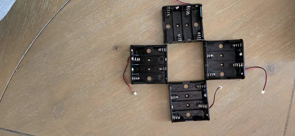 4xAA battery holder with connector 4 pcs