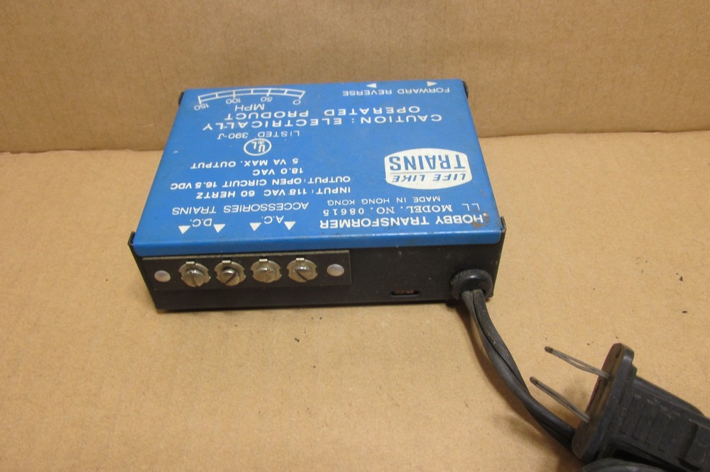 LIFE-LIKE MODEL RAILROAD TRANSFORMER MODEL #08615