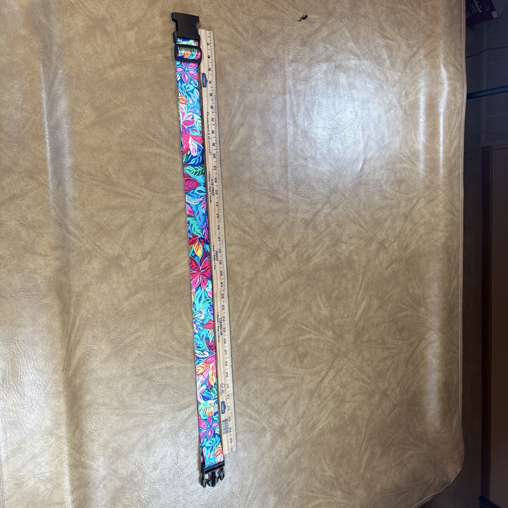 Unbranded adjustable guitar strap 33-66 inch with plastic closure