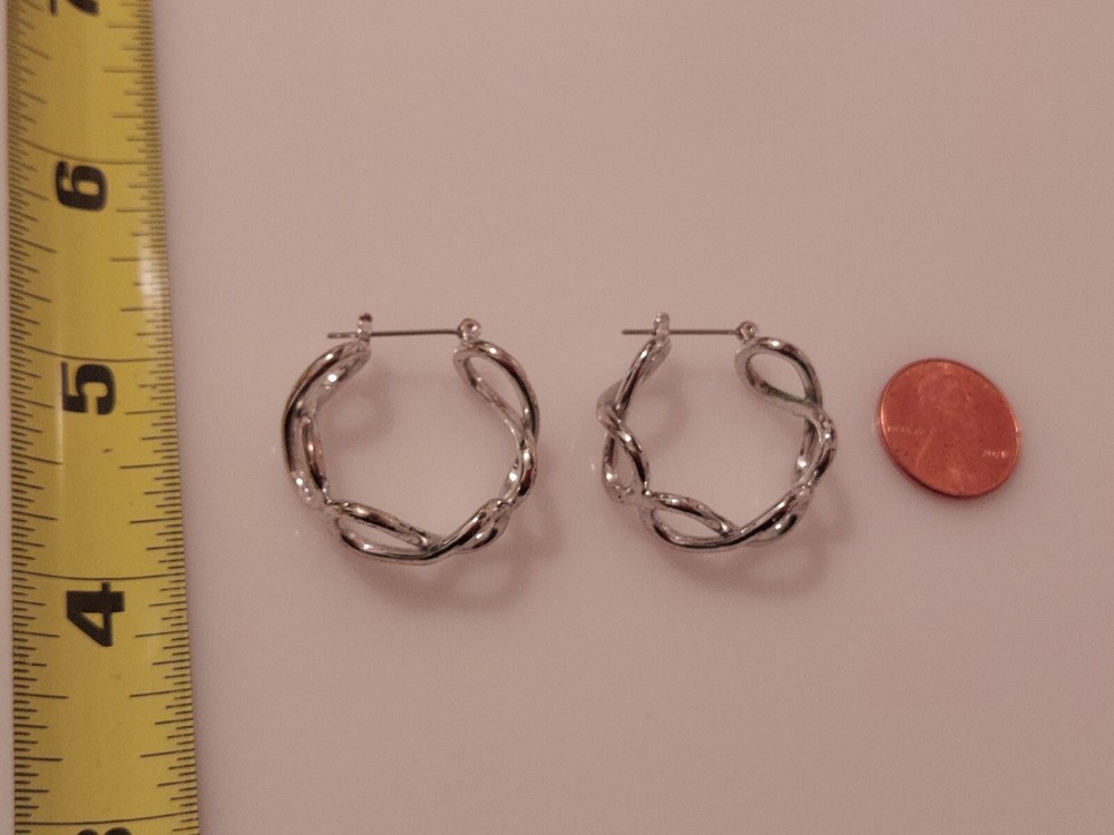 silvertone hoop basketweave post earrings 1"