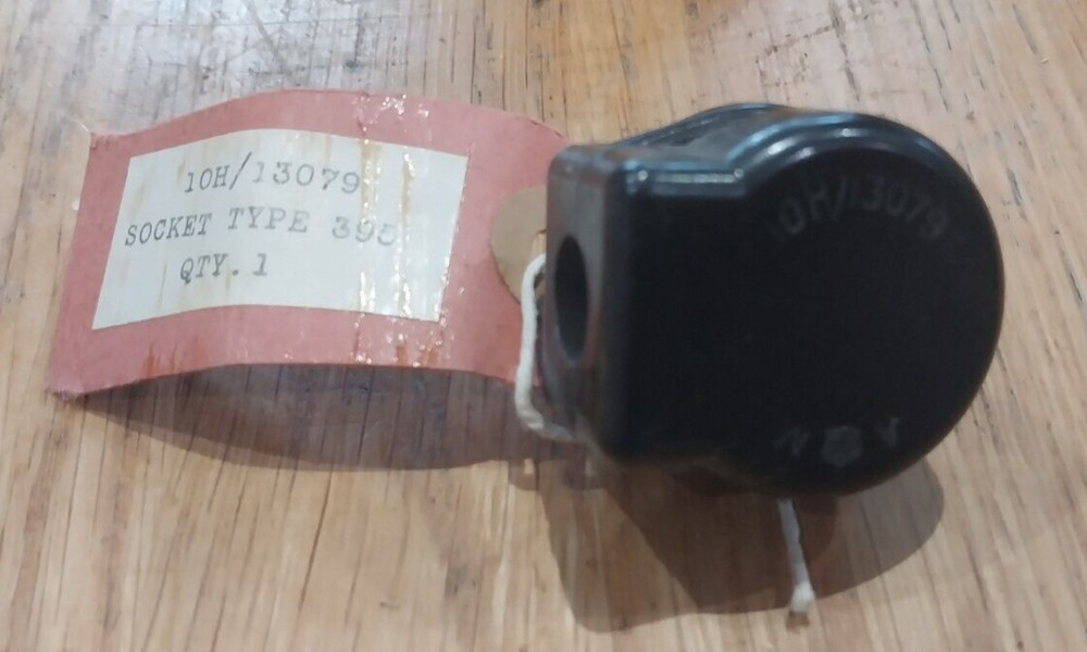 AM RAF Aircraft Type 395 Socket 10H/13079 - NOS