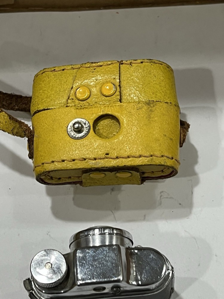 2 Tiny Vintage Collectable Cameras; Snappy-Made In Japan Untested