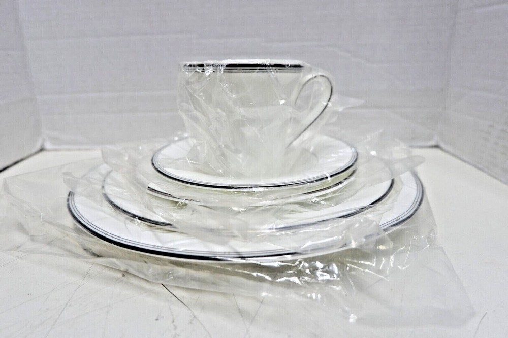 Royal Doulton Silver Sonnet 5 Piece Place Setting Dinnerware Set New