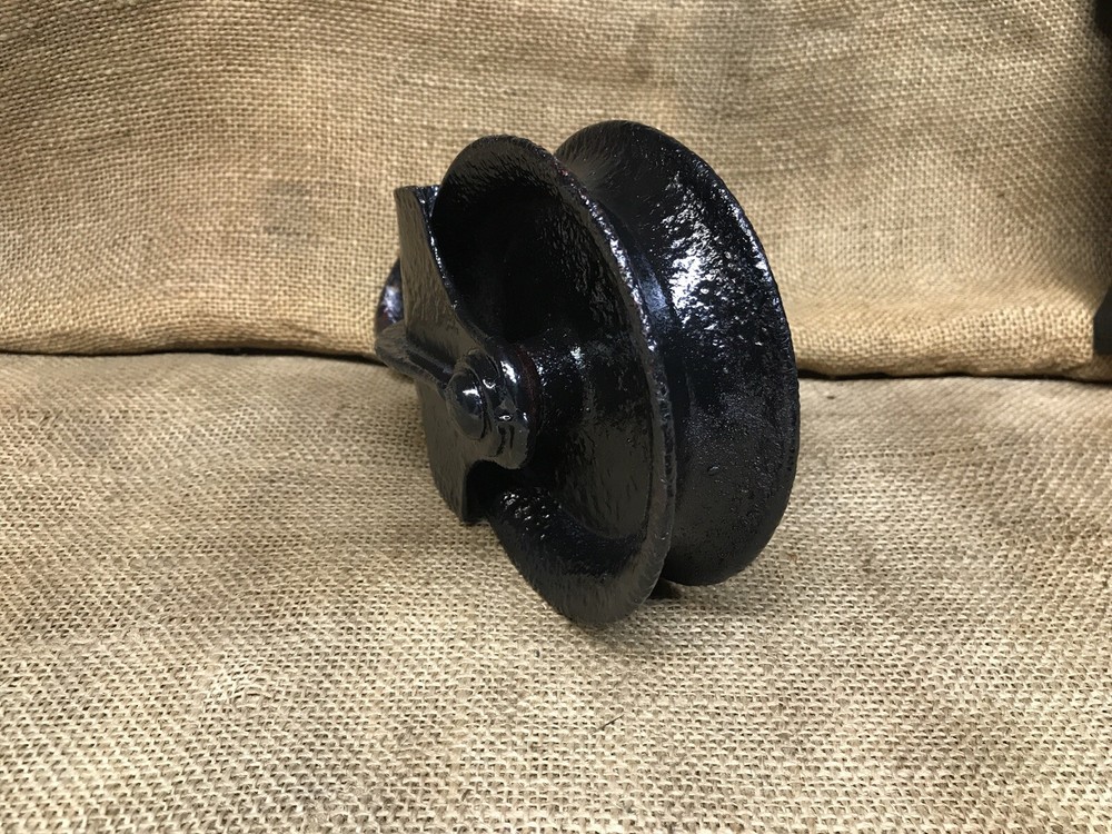 Vintage Old 5” Barn Pulley