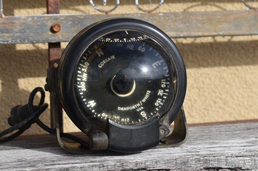 VINTAGE DANFORTH / WHITE CORSAIR SHIP / SAILBOAT COMPASS