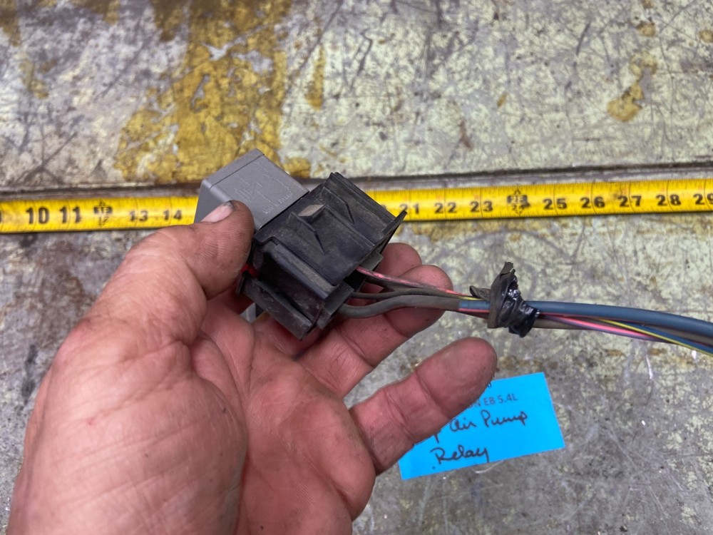 03-06 EXPEDITION SUSPENSION LEVELING PUMP RELAY