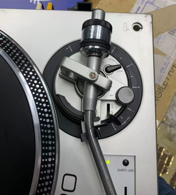 1pcs Gemini PT-2400 dj turntable