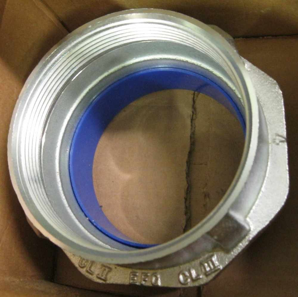 Thomas & Betts No. 379 4" Bullet Hub Connector