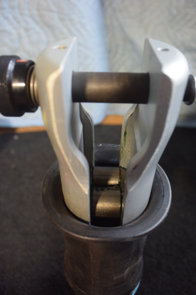 Cembre Model B54 Hydraulic Press Crimper Tool with Jaw