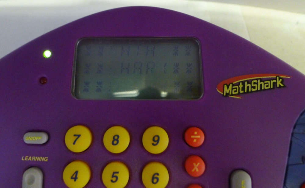 Mathshark Game Educational Insights EI-8490 with Instructions PURPLE - TESTED