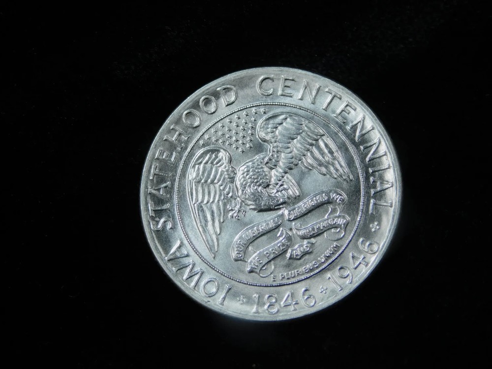 1946 50c Iowa Commemorative Silver Half Dollar - UNC