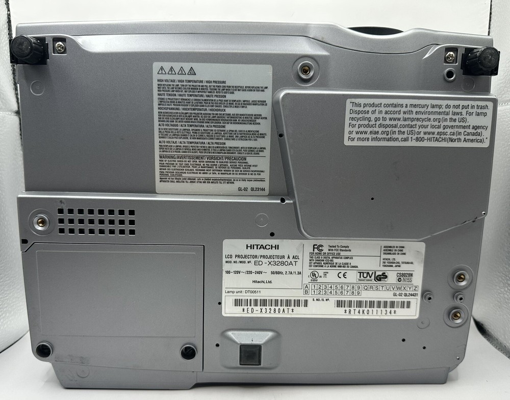Hitachi XGA Multimedia Mobile LCD Projector ED-X3280 Tested!