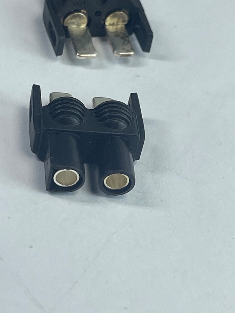 Lot 12 Venom Power Universal Plug System