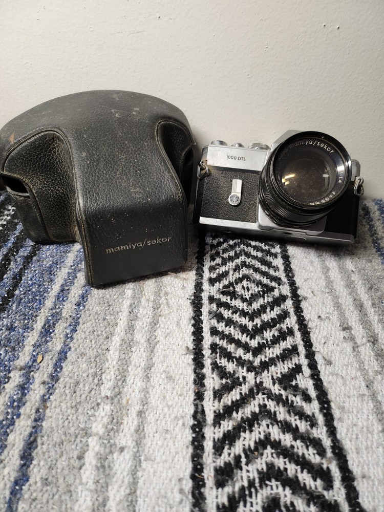 Mamiya-Sekor Camera Lens Case Vintage Pre-owned Untested