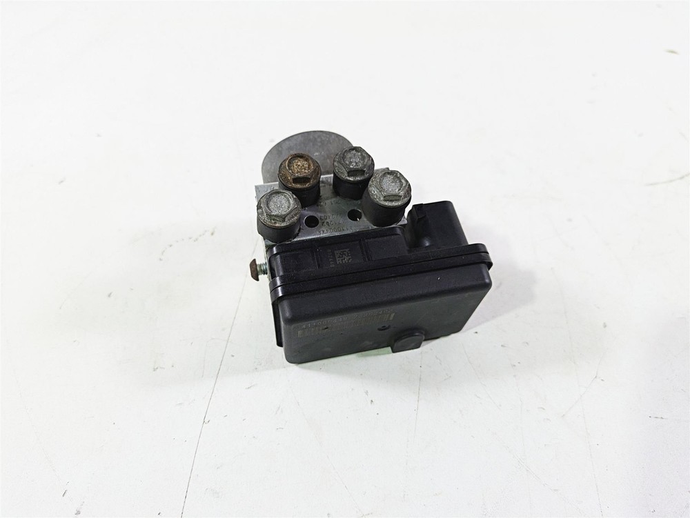 2018 Harley Softail FXFBS Fat Bob Abs Brake Pump Unit Module 41100043C