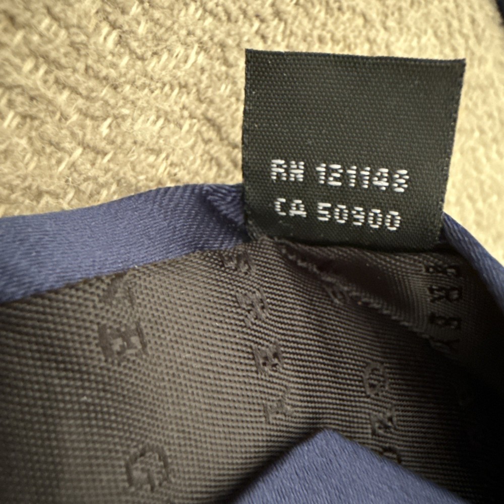 Tie Geoffrey Beene Navy Blue Satin, Solid, Shiny, 2.75”, EUC