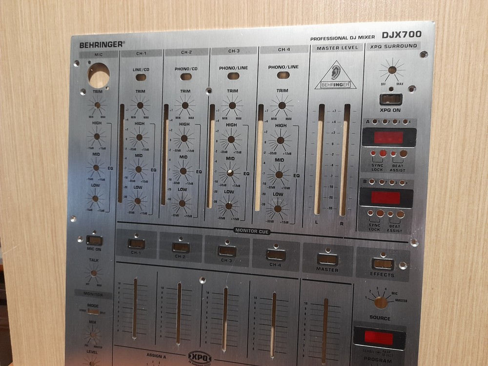 Behringer DJX700 faceplate 1