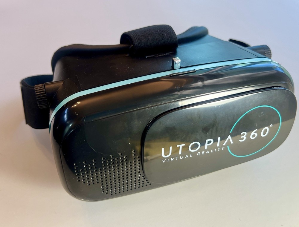 EMERGE UTOPIA 360 Virtual Reality 3D VR Headset W. Wireless Controller USED