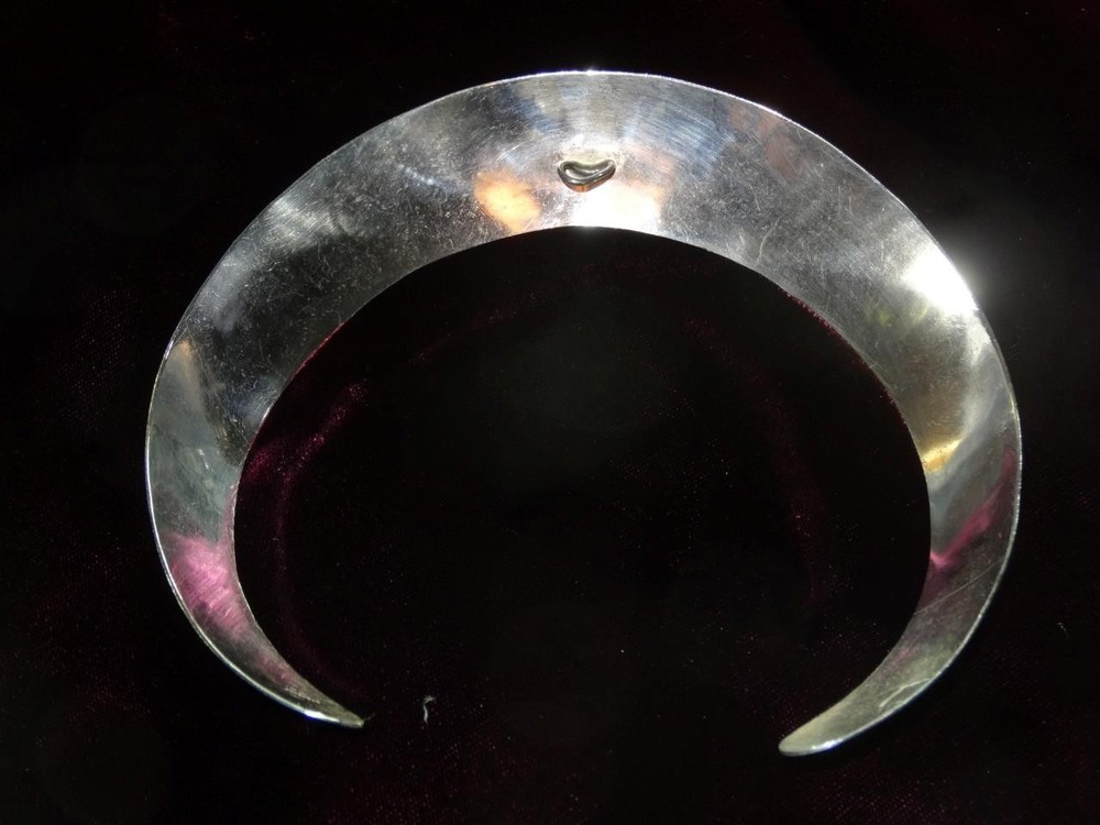 STERLING SILVER CRESCENT SHAPED NECKLACE - 51 GRAMS