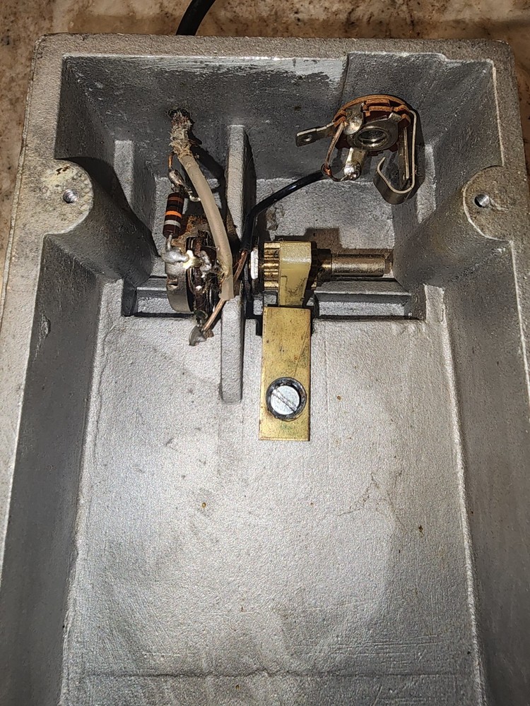 Rare Vintage Guitar Volume Pedal – Unbranded / Unknown Maker - Non functional