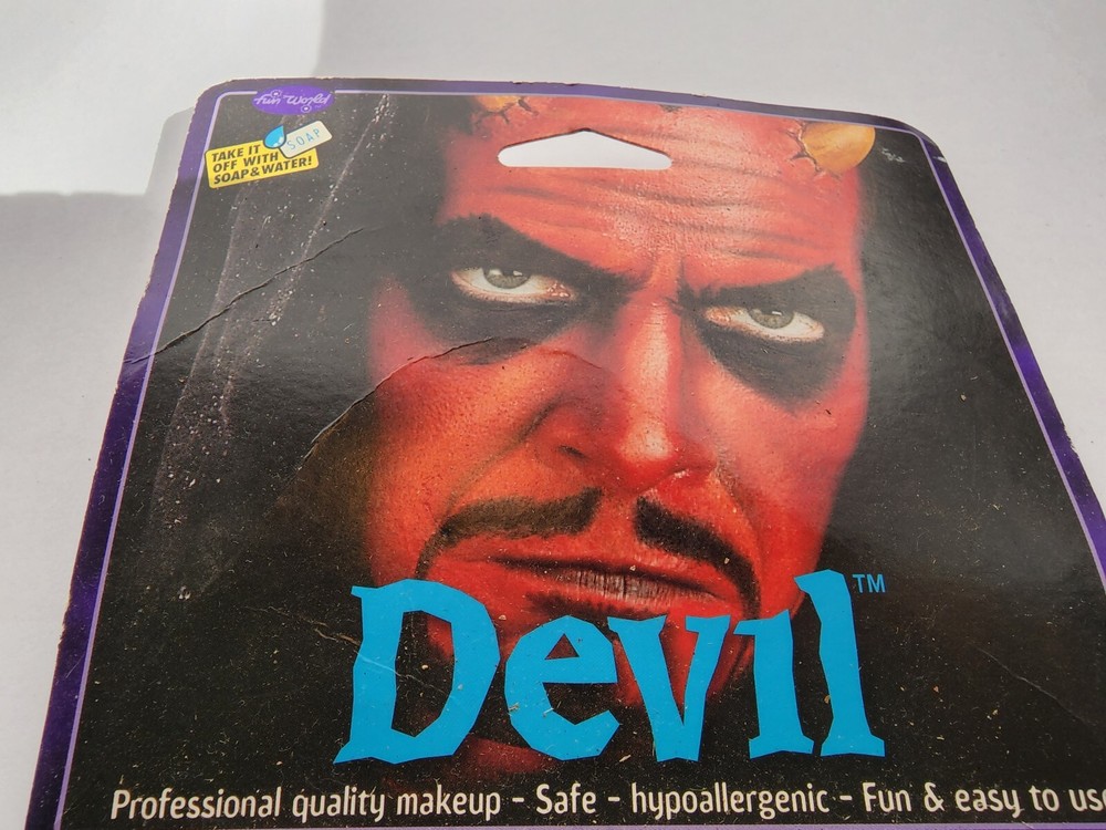 Fun World Devil Makeup Kit
