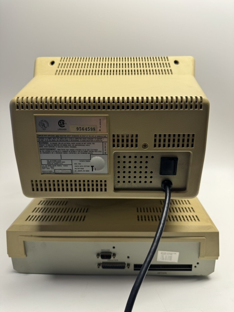 Vintage Zenith Data Systems 14ZDC3 Eazy PC Computer Powers Up
