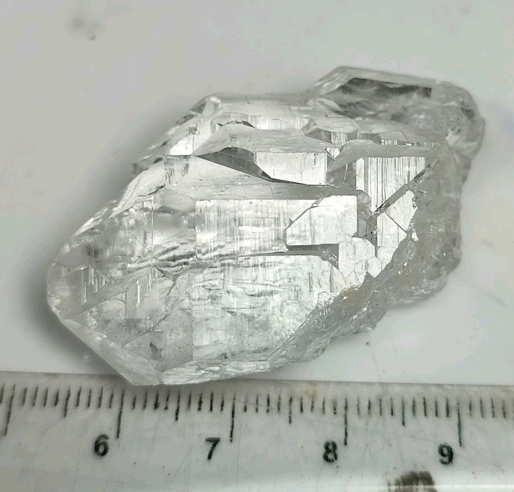 Gwindle Like Quartz Crystal With Good Luster &Nice Growth-Pak
