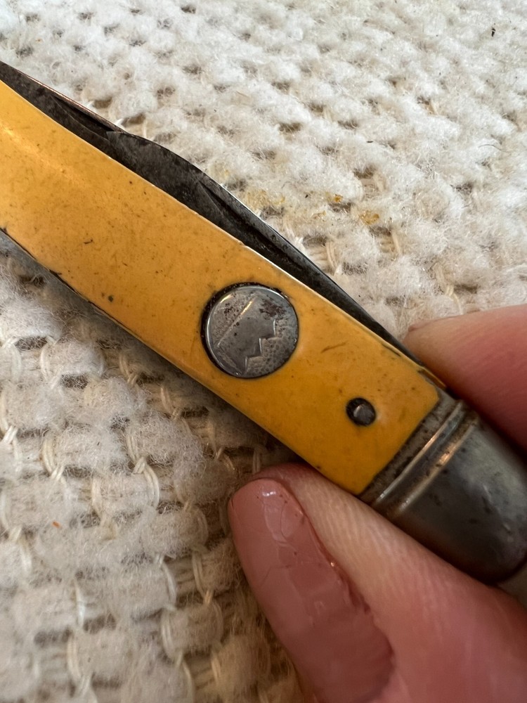 Vintage Imperial 2 Blade Yellow Knife