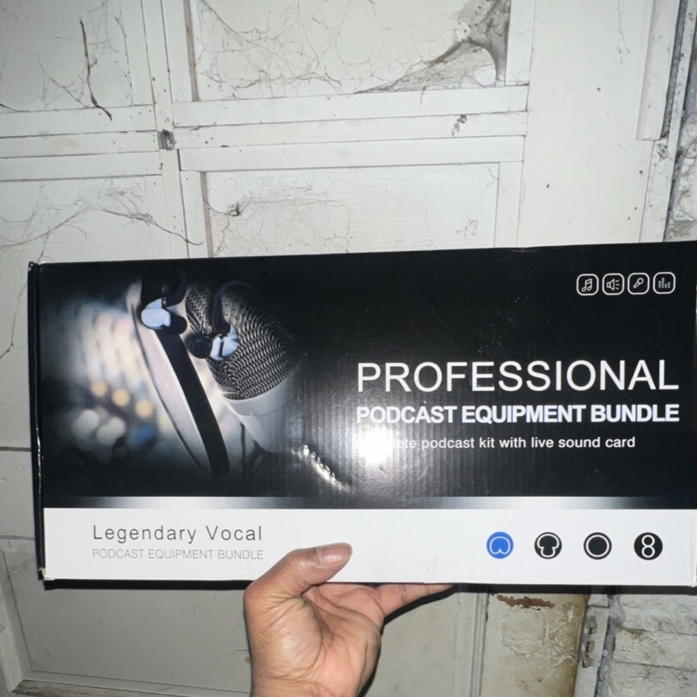 Legendary Vocal Podcast Audio Interface Bundle with Microphone and Sound Card