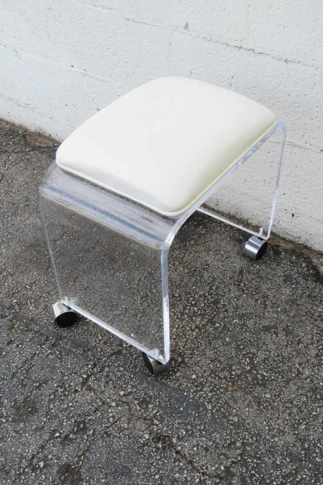 Mid Century Modern Vintage Lucite Vanity Stool 6039