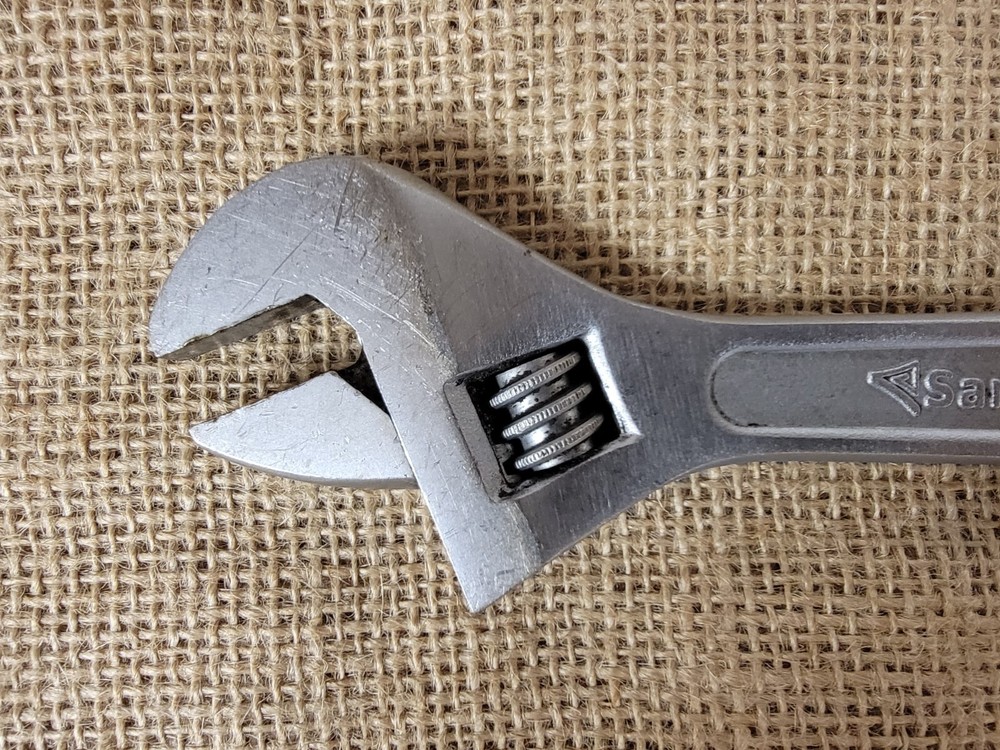 Santul Tools (Clasica) Adjustable 8 Inch Wrench