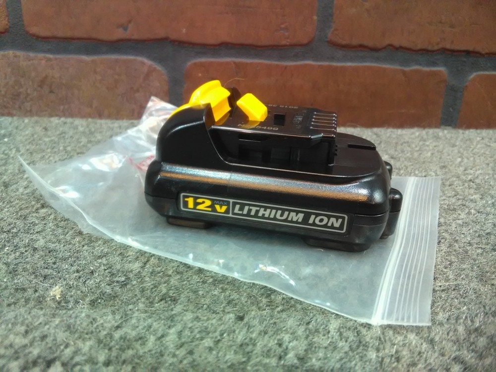 ***GENUINE*** Dewalt DCB120 12V MAX Lithium Ion Battery Pack-***NEW***