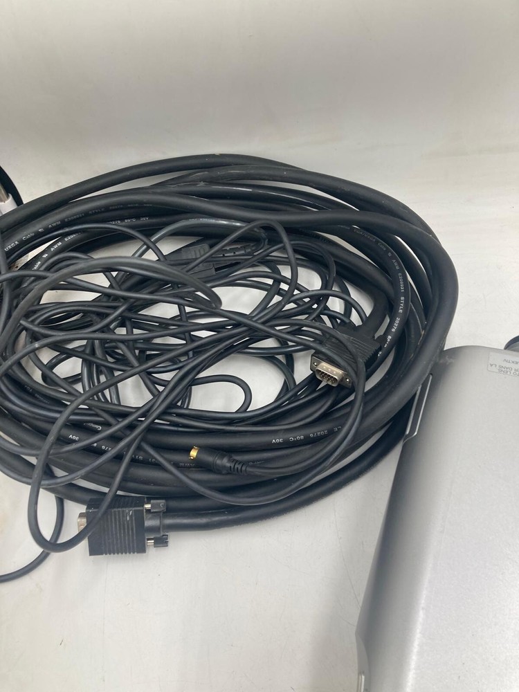 Toshiba TLP B2 LCD Projector