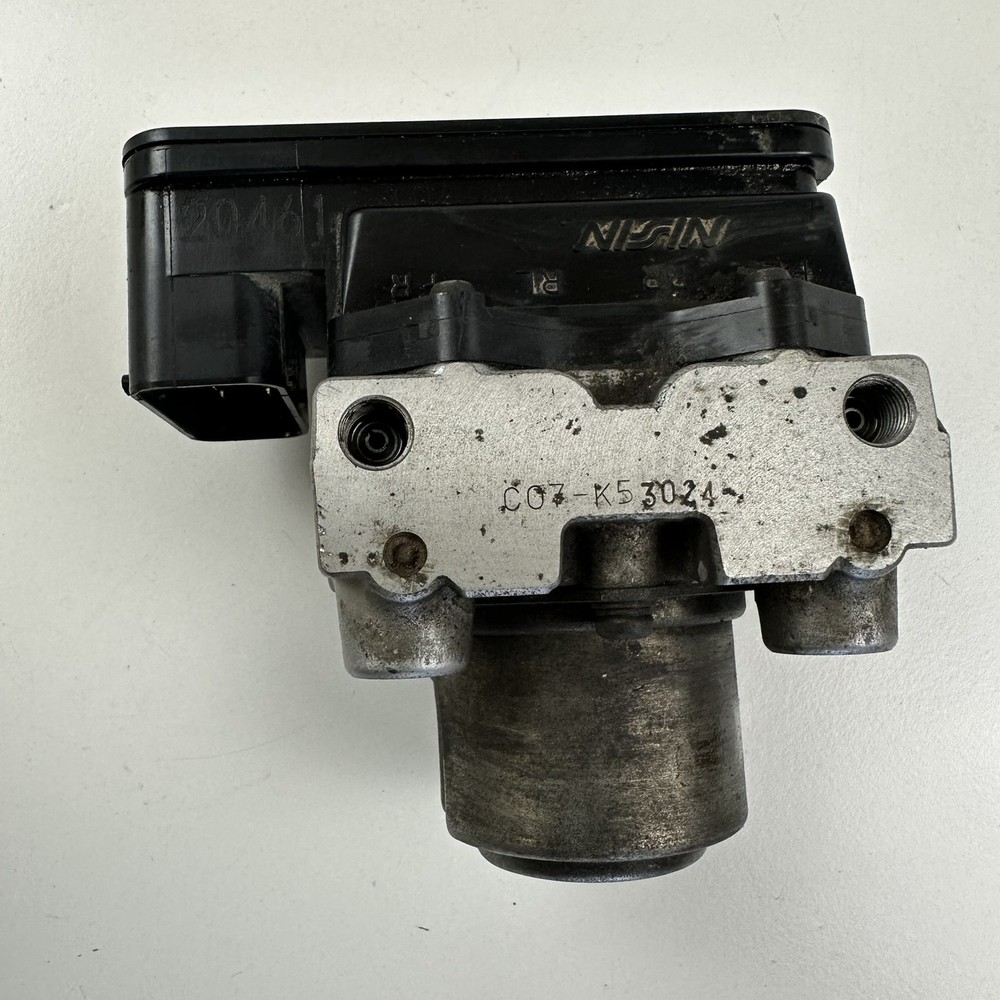 Triumph Rocket Classic 2013 ABS pump modulator control unit block