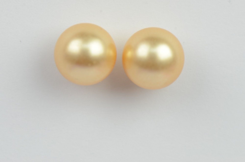 925 Sterling Silver Beautiful Classic Pearls Stud Earrings