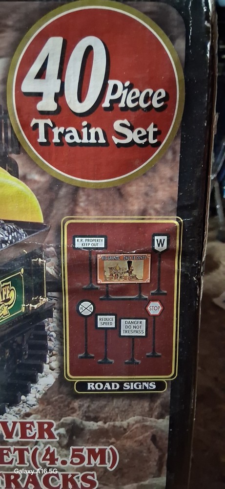 EZTEC Santa Fe Express 40PC Wireless Remote Control "G" Gauge Train Set