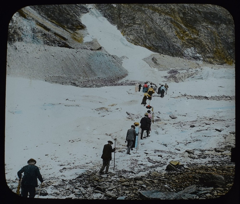 AN EDWARDIAN CLIMBING GROUP C1910 TINTED Magic Lantern Slide PHOTO