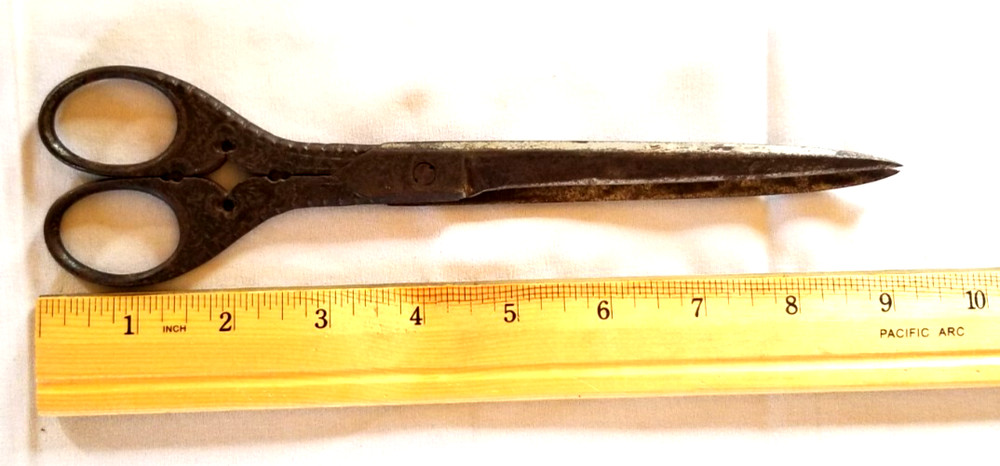 Antique VTG 9.25" Ornate Handle Victorian Scrollwork Shears Sewing Scissors READ