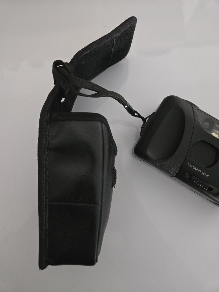 Samsung AF 400 Camera With Leather Case