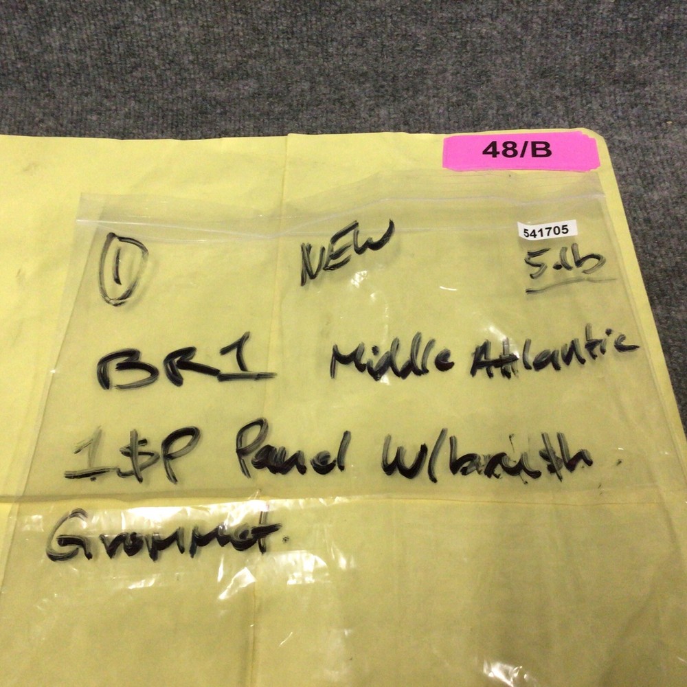 BRI Middle Atlantic 1SP Panel W/Brush Grommet