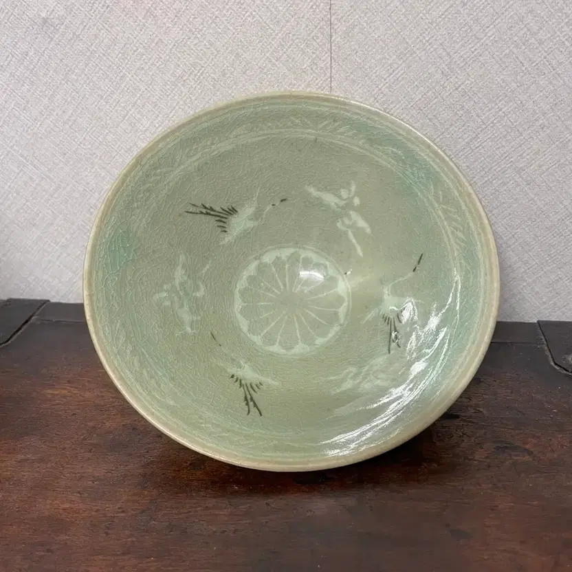 Jisun Tak Celadon Incense Burner - Cloud & Crane Embossed