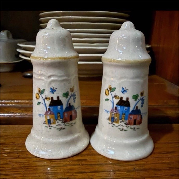 Heartland Salt/Pepper Shakers