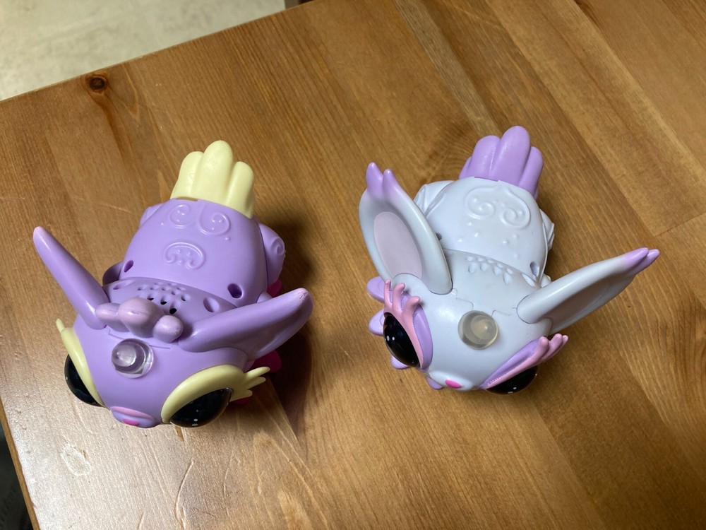 Pixie Belles Layla & Esme - Interactive Electronic Pet by WowWee Spins Magnetic