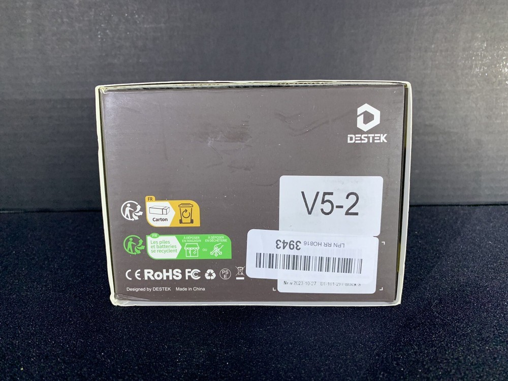 DESTEK V5 VR Headset with Bluetooth Controller - Read Description