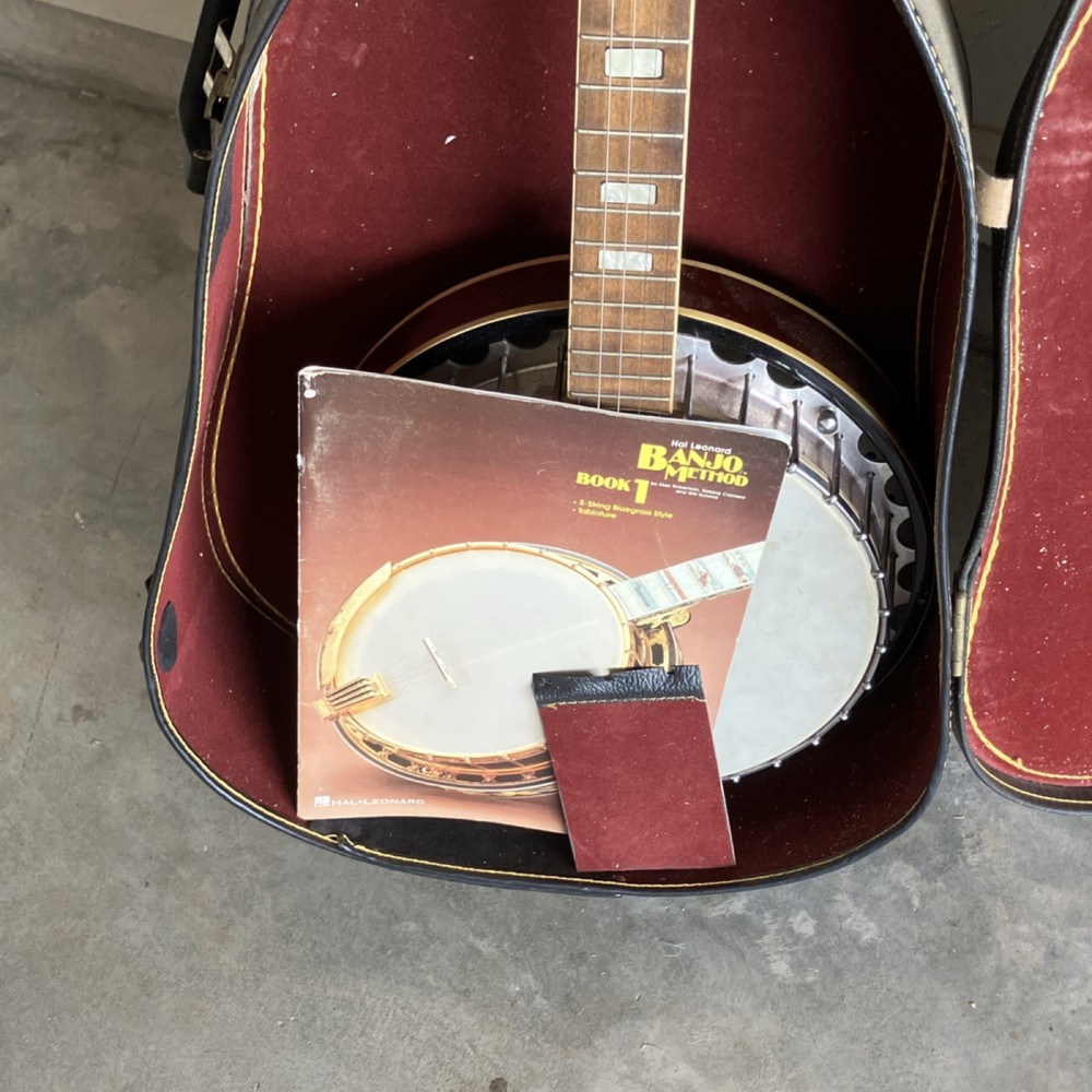 Kainilk 5-String Closed Back Brown Banjo with Hard Case & Method Book