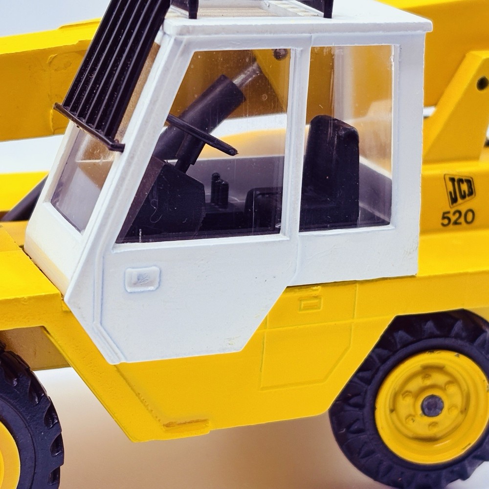 JCB 520 Telescopic Handler - NZG 1:35 Scale Diecast Model #175
