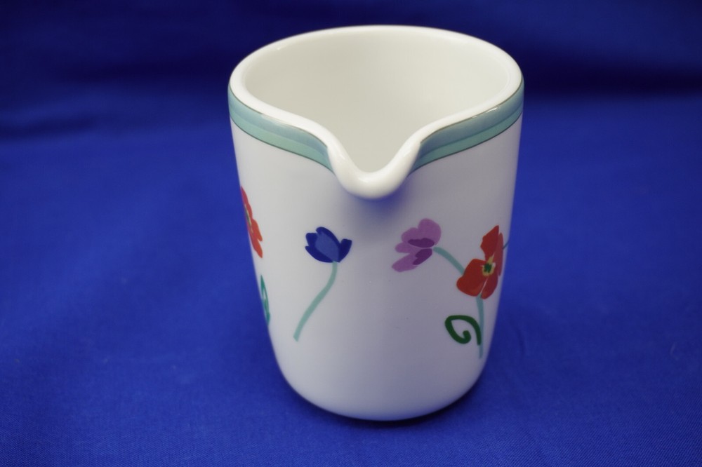 Mikasa Cache MN204 Creamer, 3 7/8" (B2)