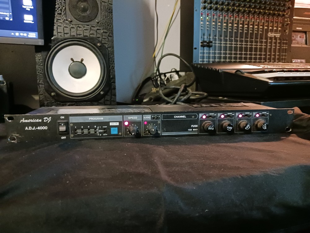 American DJ ADJ-4000 Light Control Module Rack FOR DJ LIGHT SYSTEMS