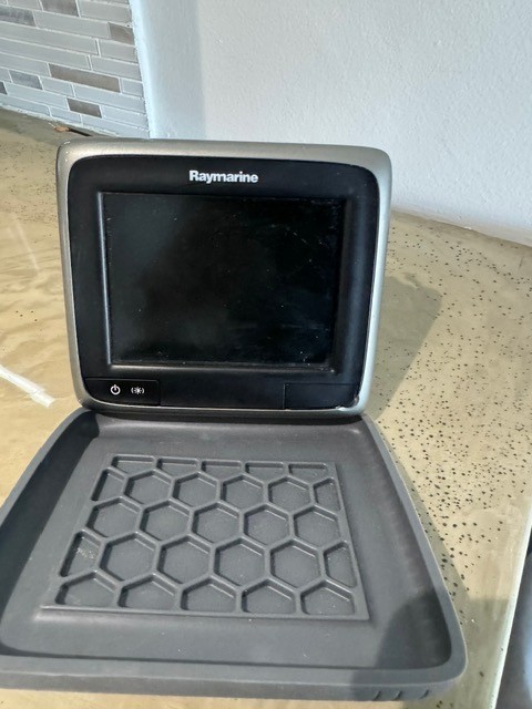 USED Raymarine E70163 Marine GPS Chartplotter Boat